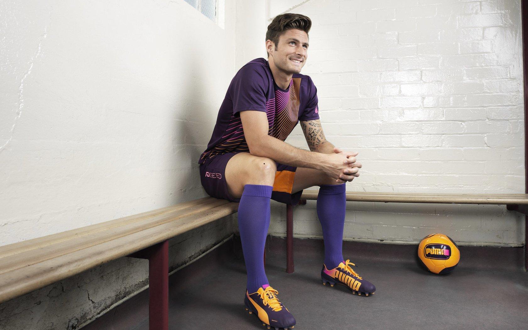 点球大战惊心动魄，蓝鹰险胜红魔晋级决赛